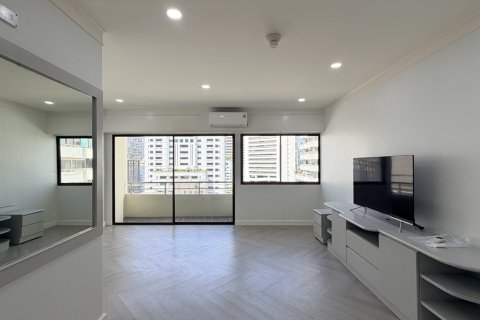 Condo in Khlong Toei, Bangkok, Thailand, 2 bedrooms  № 201327 - photo 11