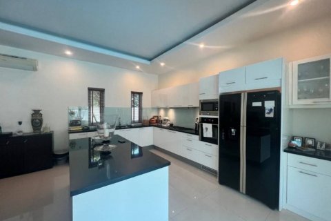 Chalet de 4 dormitorios en Cha-am, Tailandia № 116859 - foto 6