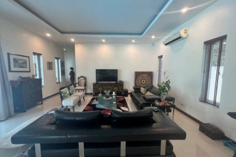 Chalet de 4 dormitorios en Cha-am, Tailandia № 116859 - foto 4