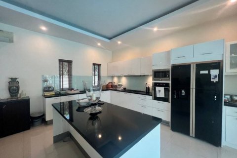 Chalet de 4 dormitorios en Cha-am, Tailandia № 116859 - foto 7
