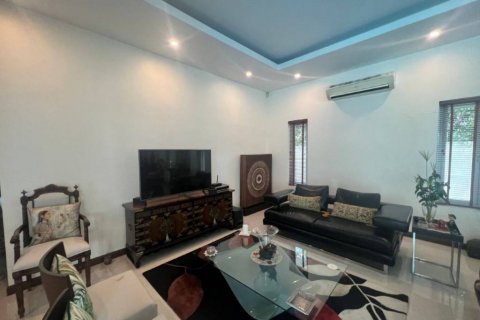 Chalet de 4 dormitorios en Cha-am, Tailandia № 116859 - foto 3