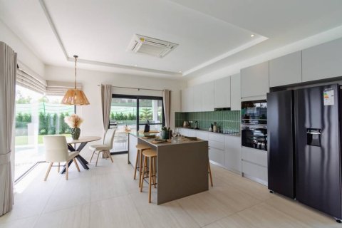 Chalet de 3 dormitorios en Hua Hin, Tailandia № 116855 - foto 5