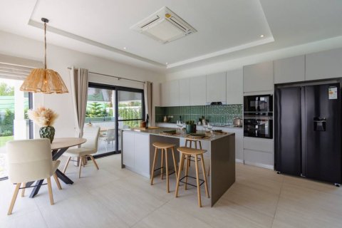 Chalet de 3 dormitorios en Hua Hin, Tailandia № 116855 - foto 7