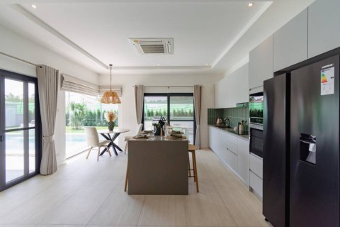 Chalet de 3 dormitorios en Hua Hin, Tailandia № 116855 - foto 9