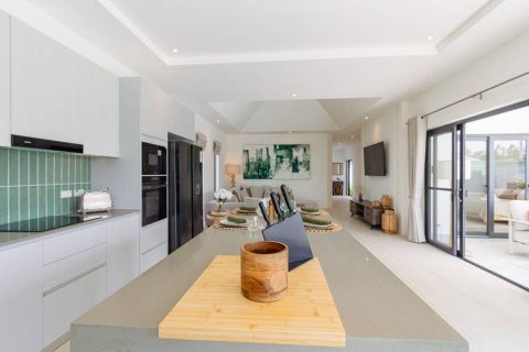 Chalet de 3 dormitorios en Hua Hin, Tailandia № 116855 - foto 8