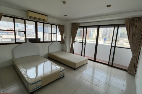 Eigentumswohnung in Watthana, Bangkok, Thailand, 3 Schlafzimmer № 200942 - Foto 4
