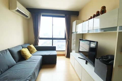 Condominio de 2 dormitorios en Phra Khanong, Bangkok, Tailandia № 200940 - foto 10