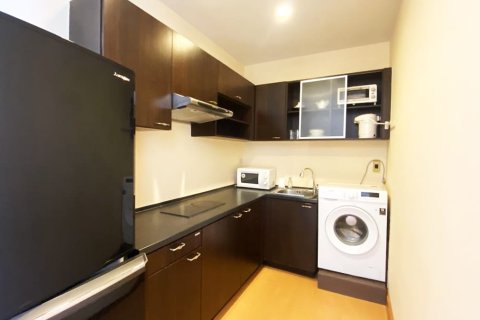 Condominio de 2 dormitorios en Phra Khanong, Bangkok, Tailandia № 200940 - foto 8