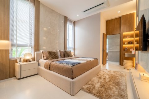 Chalet de 4 dormitorios en Bang Lamung, Tailandia № 170097 - foto 15