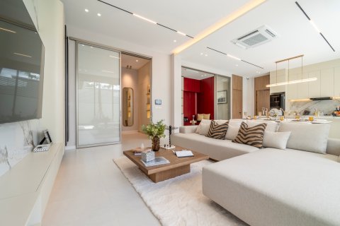 Chalet de 4 dormitorios en Bang Lamung, Tailandia № 170097 - foto 7