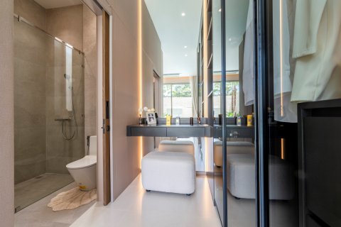 Chalet de 4 dormitorios en Bang Lamung, Tailandia № 170097 - foto 16