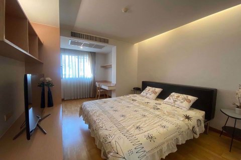 Condominio de 3 dormitorios en Phra Khanong, Bangkok, Tailandia № 54643 - foto 5