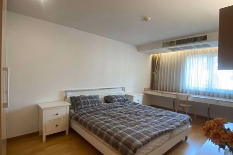 Condominio de 3 dormitorios en Phra Khanong, Bangkok, Tailandia № 54643 - foto 4