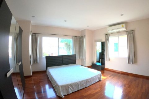 Casa de 4 dormitorios en Chiang Mai, Tailandia № 162513 - foto 6