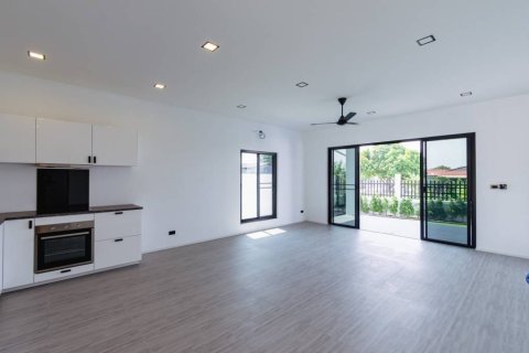 Chalet de 2 dormitorios en Pran Buri, Tailandia № 154516 - foto 5