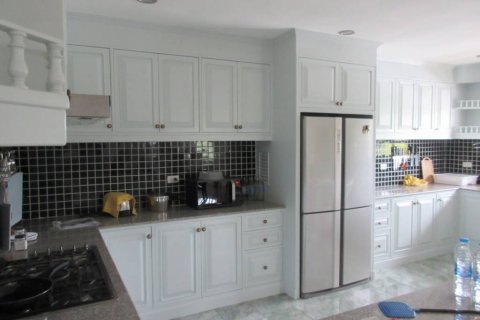 Chalet de 3 dormitorios en Phuket, Tailandia № 115346 - foto 7