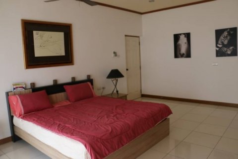 Chalet de 3 dormitorios en Phuket, Tailandia № 115346 - foto 9