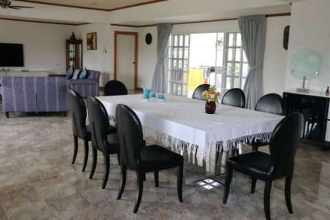 Chalet de 3 dormitorios en Phuket, Tailandia № 115346 - foto 4