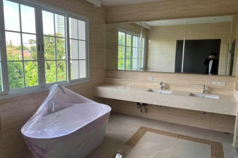 Haus in Bangkok, Thailand 4 Schlafzimmer № 65510 - Foto 14