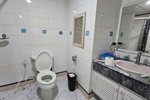 Condo in Watthana, Bangkok, Thailand, 3 bedrooms № 201113 - photo 3