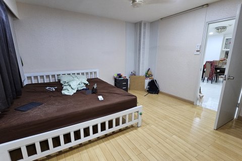 Condo in Watthana, Bangkok, Thailand, 3 bedrooms № 201113 - photo 5