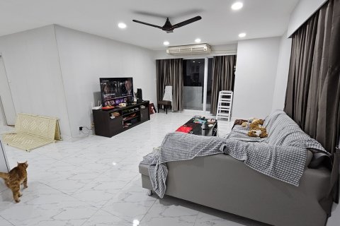 Condo in Watthana, Bangkok, Thailand, 3 bedrooms № 201113 - photo 6