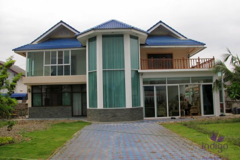 Casa de 7 dormitorios en San Sai, Tailandia № 200492