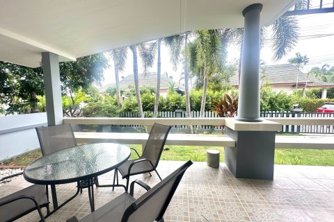 Casa de 3 dormitorios en Pattaya, Tailandia № 209818 - foto 12