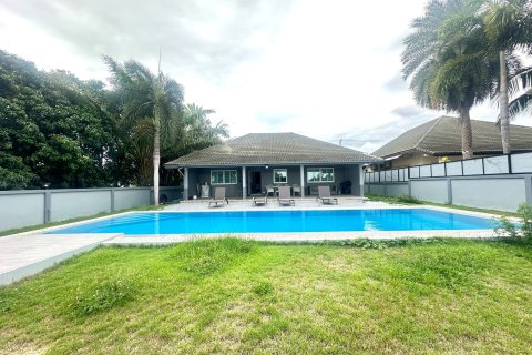 Casa de 3 dormitorios en Pattaya, Tailandia № 209818 - foto 6
