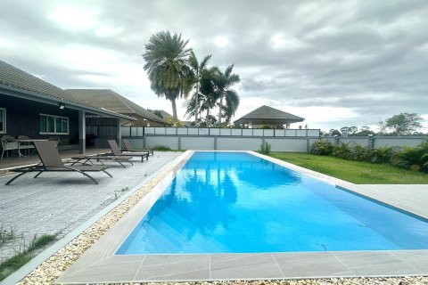 Casa de 3 dormitorios en Pattaya, Tailandia № 209818 - foto 7