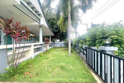 Casa de 3 dormitorios en Pattaya, Tailandia № 209818 - foto 4