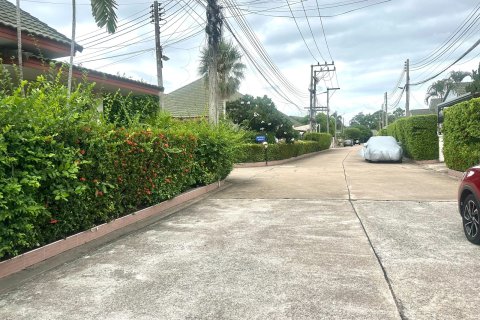 Casa de 3 dormitorios en Pattaya, Tailandia № 209818 - foto 3