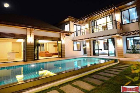 Villa in Rawai, Thailand 3 Schlafzimmer № 194480