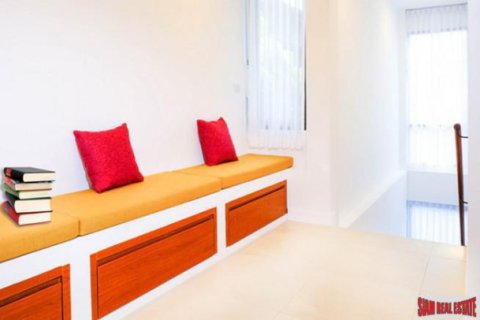 Villa in Rawai, Thailand 3 bedrooms № 194482 - photo 4