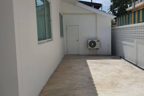 Casa de 3 dormitorios en Pattaya, Tailandia № 117009 - foto 17