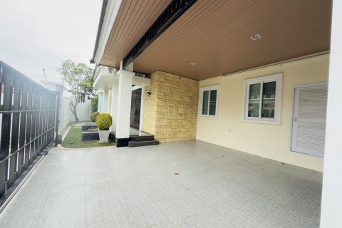 Casa de 3 dormitorios en Pattaya, Tailandia № 117005 - foto 8