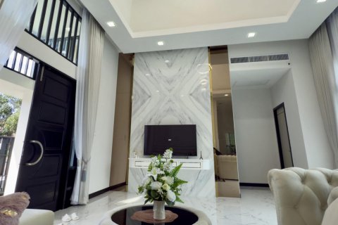 Casa de 3 dormitorios en Pattaya, Tailandia № 117005 - foto 12