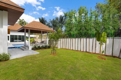 Chalet de 4 dormitorios en Phuket, Tailandia № 119541 - foto 8