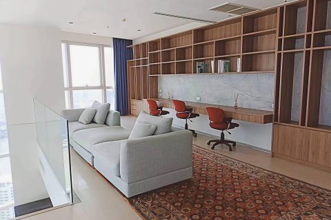 Ático de 3 dormitorios en Bangkok, Tailandia № 181158 - foto 15