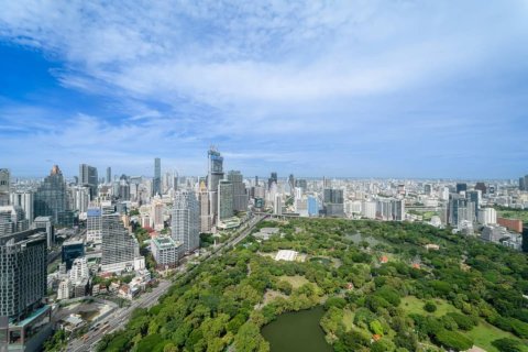 Ático de 3 dormitorios en Bangkok, Tailandia № 181163 - foto 5