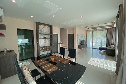 Chalet de 3 dormitorios en Hua Hin, Tailandia № 168641 - foto 8