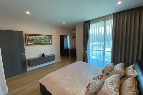 Chalet de 3 dormitorios en Hua Hin, Tailandia № 168641 - foto 24