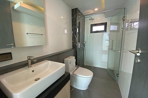 Chalet de 3 dormitorios en Hua Hin, Tailandia № 168641 - foto 20