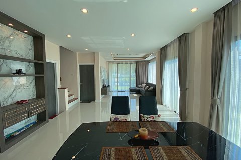 Chalet de 3 dormitorios en Hua Hin, Tailandia № 168641 - foto 7