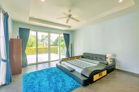 Chalet de 3 dormitorios en Hua Hin, Tailandia № 168642 - foto 24