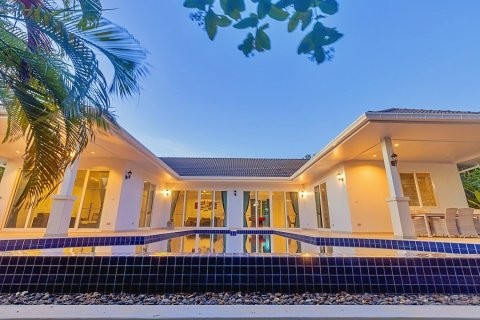 Chalet de 3 dormitorios en Hua Hin, Tailandia № 168642 - foto 3