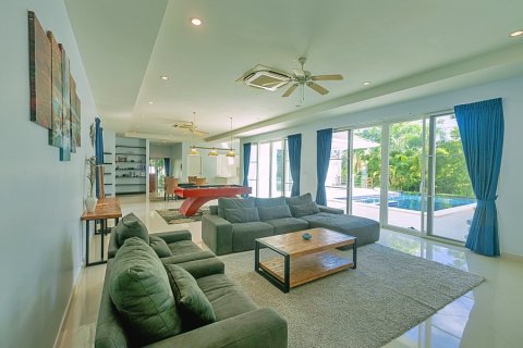 Chalet de 3 dormitorios en Hua Hin, Tailandia № 168642 - foto 14