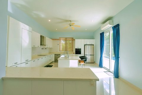 Chalet de 3 dormitorios en Hua Hin, Tailandia № 168642 - foto 19