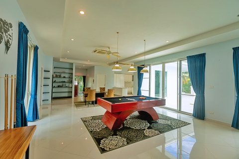 Chalet de 3 dormitorios en Hua Hin, Tailandia № 168642 - foto 15