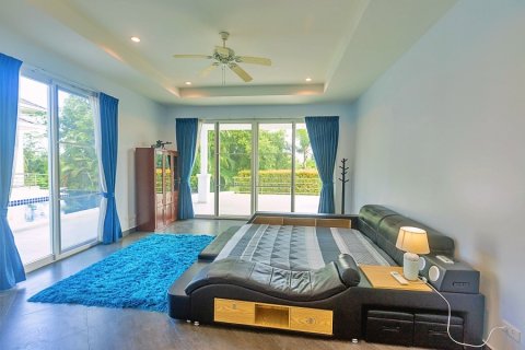 Chalet de 3 dormitorios en Hua Hin, Tailandia № 168642 - foto 29